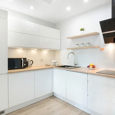 Blue And Beige With Mountain View And Parking By Renters شقة