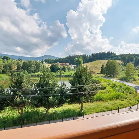 Blue And Beige With Mountain View And Parking By Renters شقة
